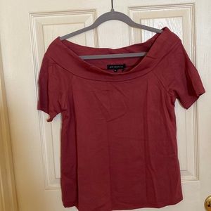 Gibsonlook scoop neck shirt sleeve top